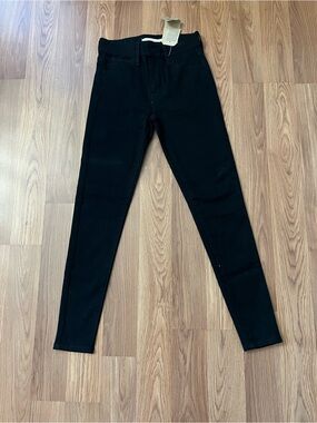 Levi’s 720 High Rise Super Skinny Jeans